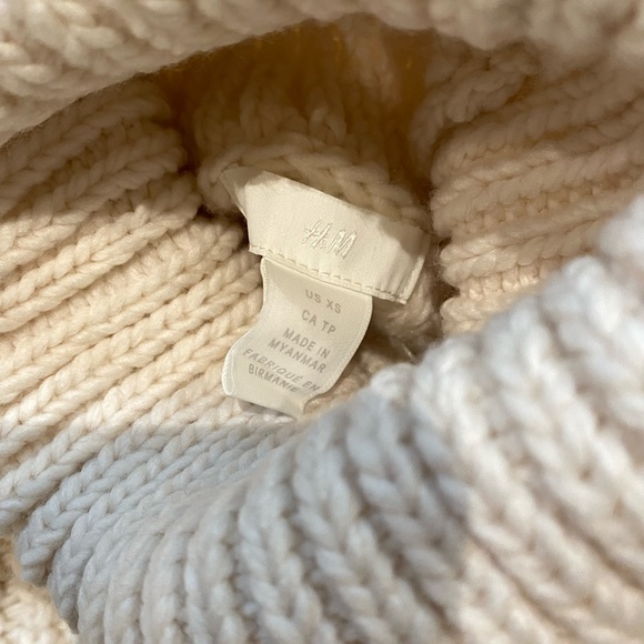 Sleeveless turtleneck/vest - Picture 4 of 4